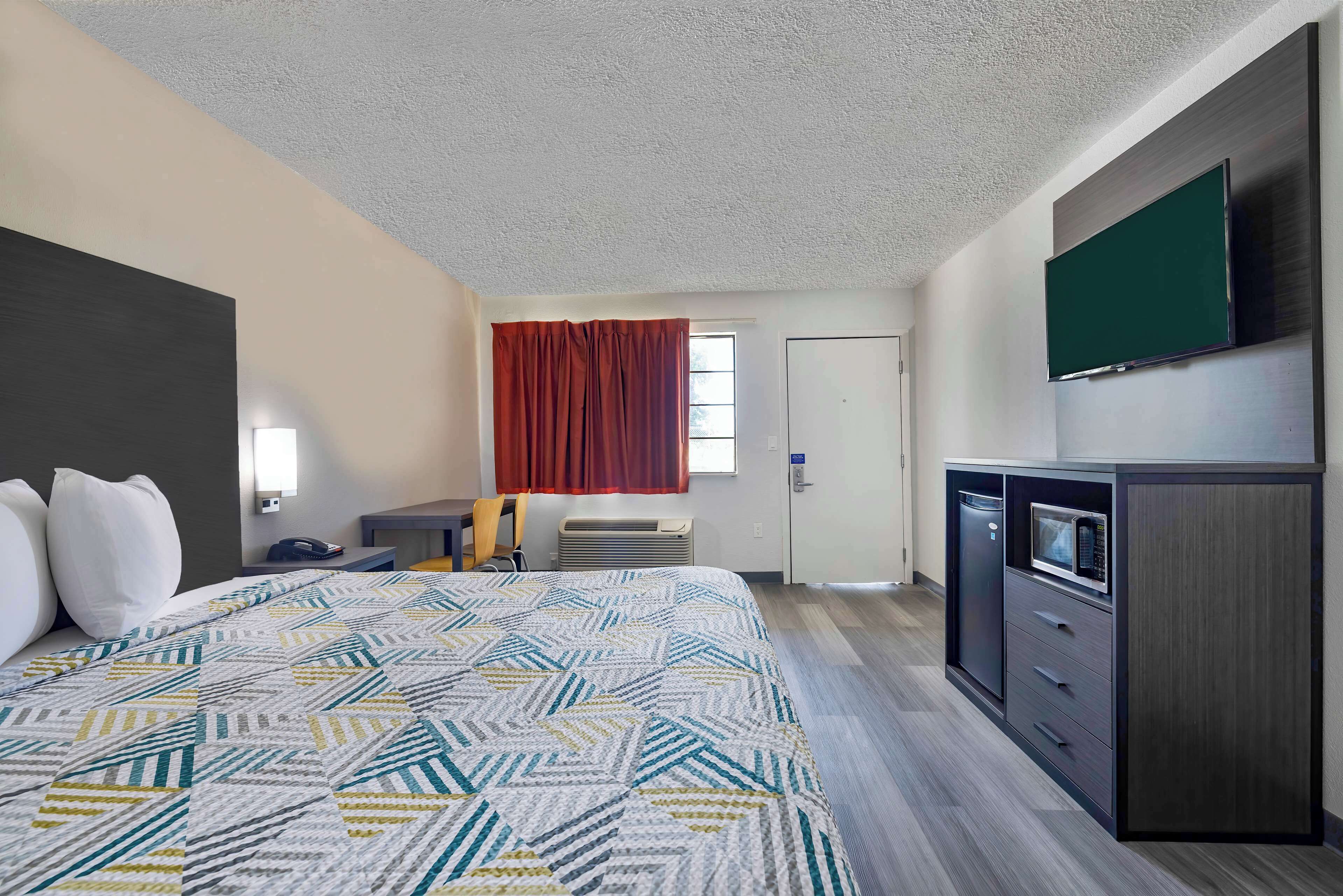 Desk, iron/ironing board, free WiFi, bed sheets