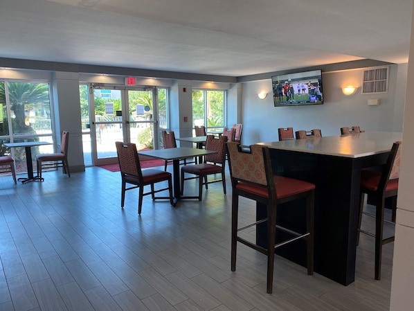 Free daily buffet breakfast