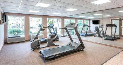 Ramada by Wyndham Luling