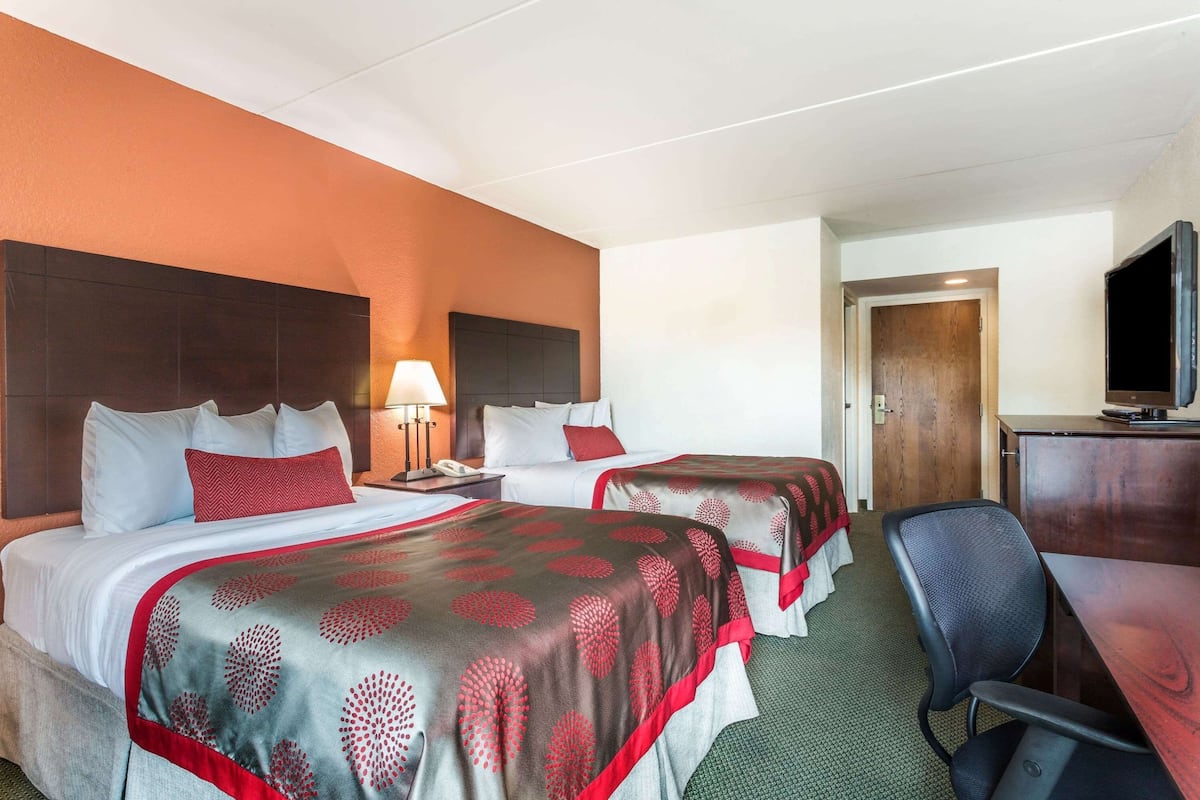 In-room safe, desk, rollaway beds, free WiFi