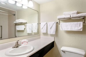 Free toiletries, hair dryer, towels, soap - Ramada by Wyndham Luling (Luling)