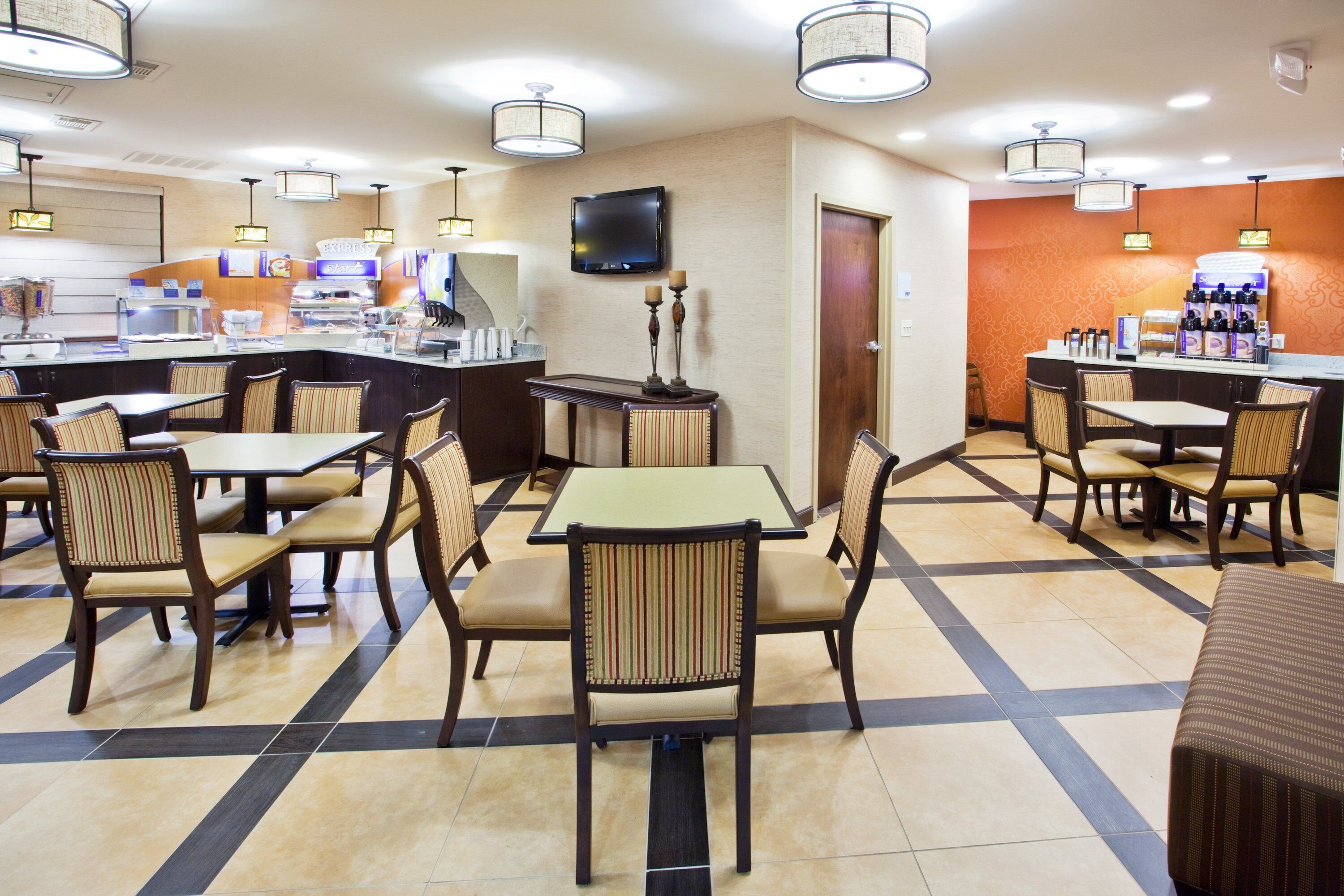 Photo - Holiday Inn Express Peachtree Corners - Norcross by IHG