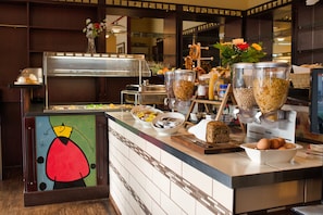 Daily buffet breakfast (EUR 13.50 per person)