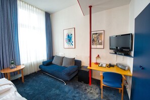 ห้องทริปเปิล | บริเวณนั่งเล่น | ทีวีจอแบน, คอมพิวเตอร์