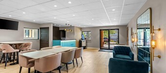 Days Inn & Suites by Wyndham Peachtree Corners/Norcross