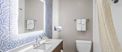 Standard Room, 2 Queen Beds | Bathroom | Combined shower/tub, free toiletries, towels