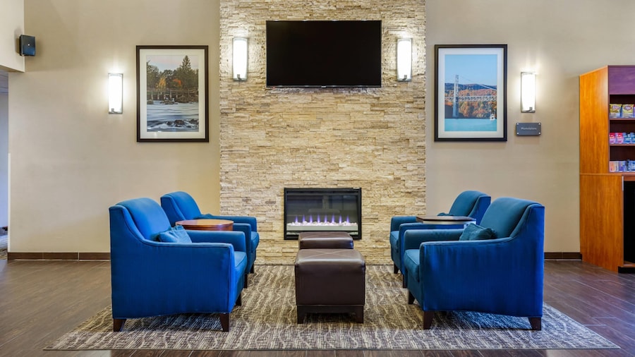 Comfort Suites Dover University Area