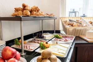 Daily buffet breakfast for a fee