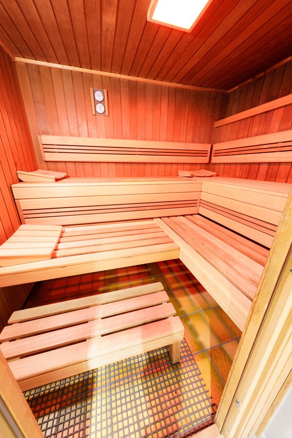 Steam room 