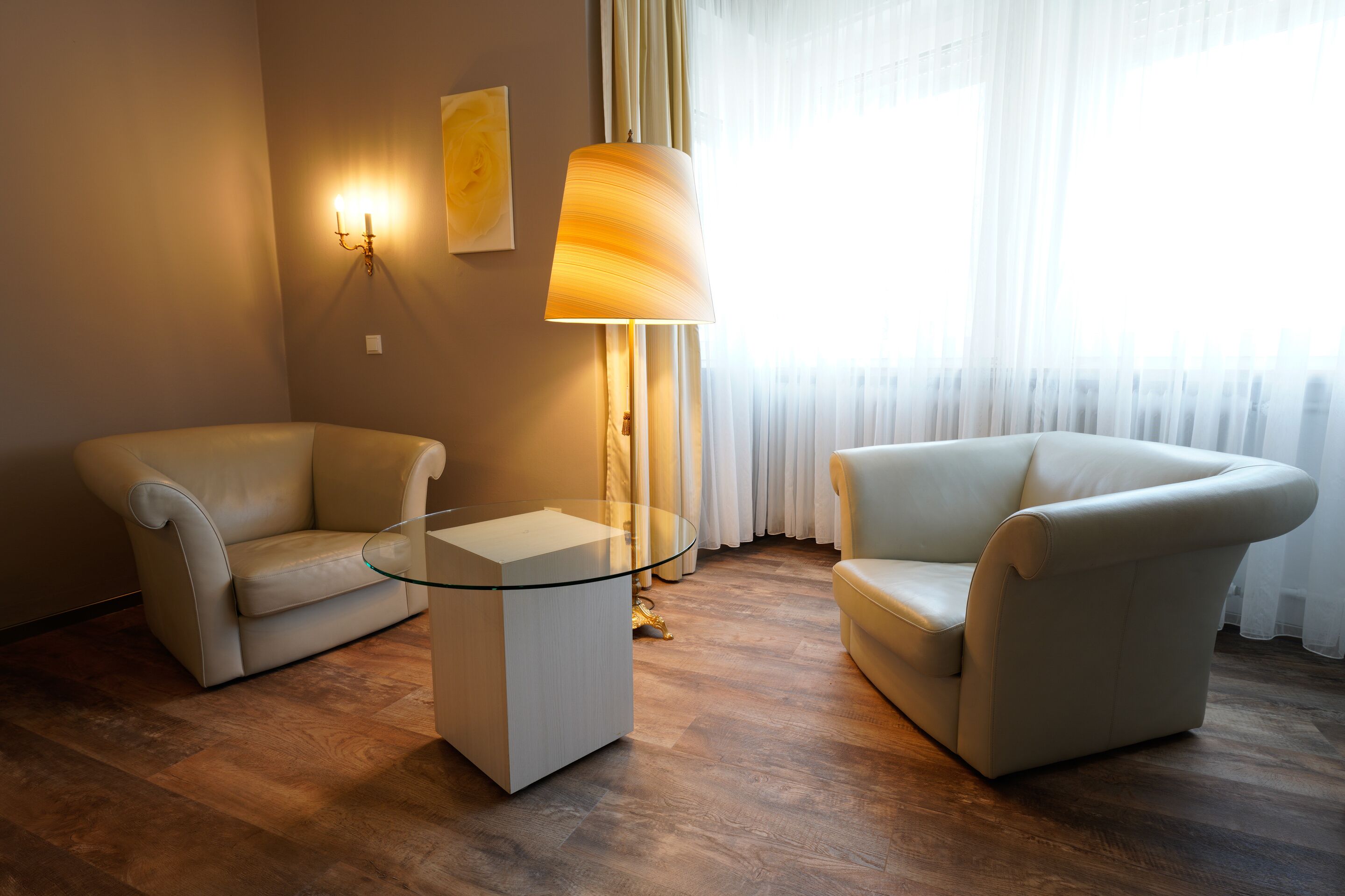 deluxe double room | street view