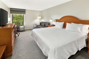 防过敏的被褥、遮光窗帘、熨斗/熨衣板、免费婴儿床