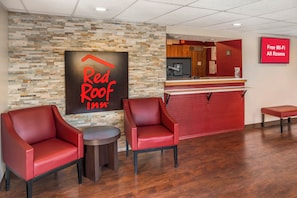 Lobby - Red Roof Inn Queensbury (Queensbury)