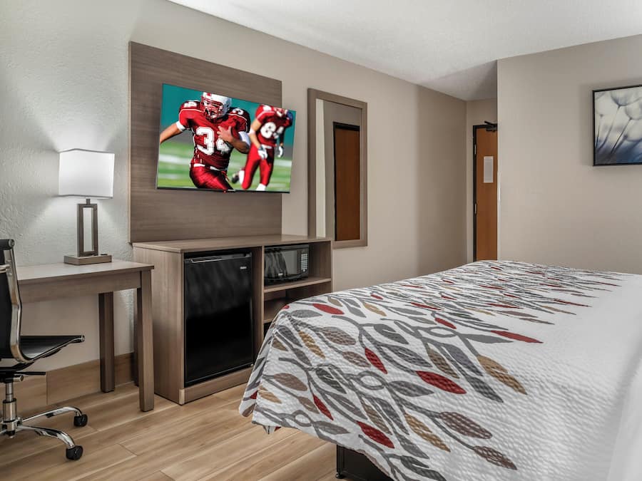 In-room safe, desk, laptop workspace, blackout drapes