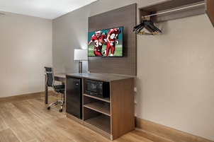 Deluxe-Zimmer, 2 Doppelbetten, Nichtraucher | Zimmersafe, Schreibtisch, laptopgeeigneter Arbeitsplatz