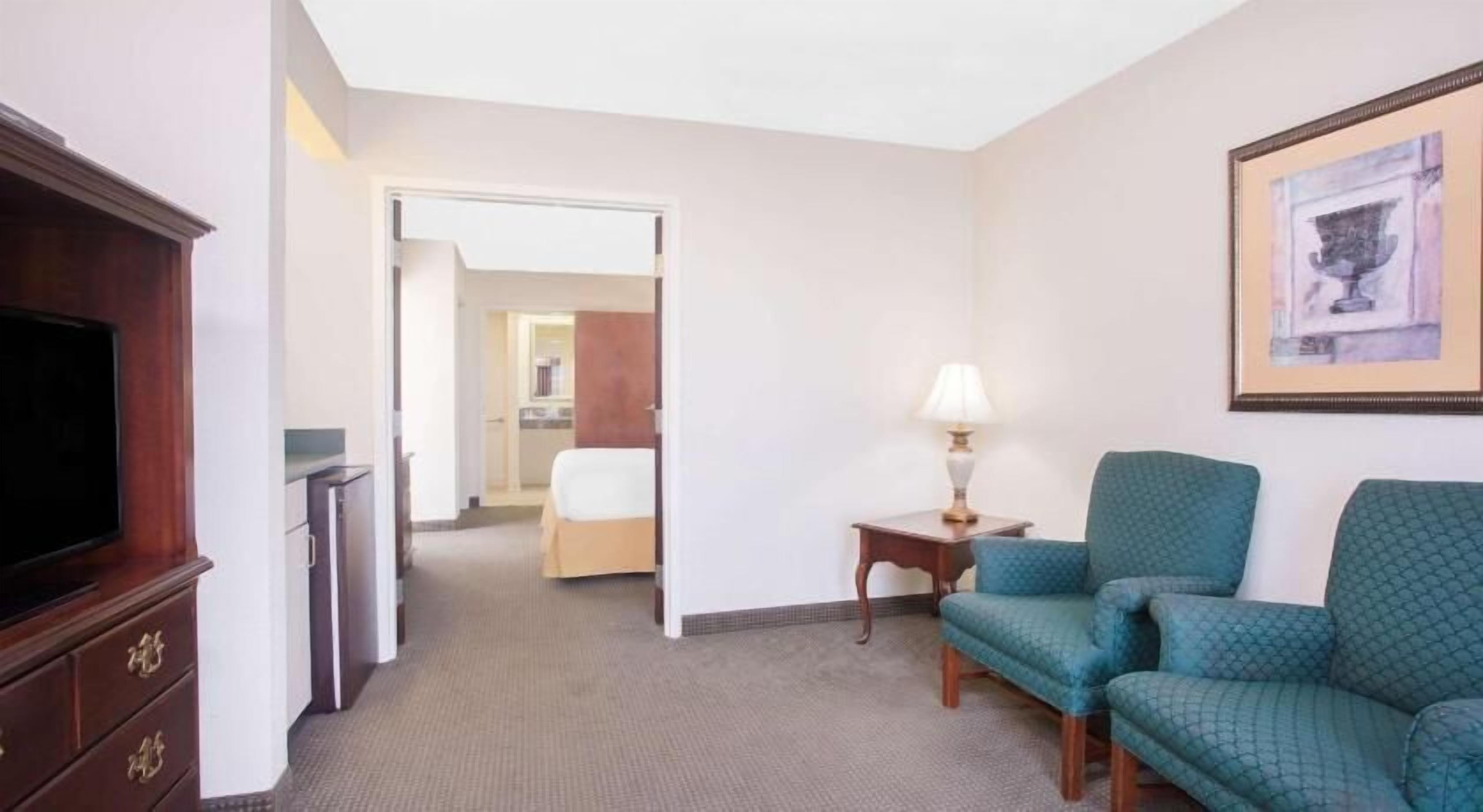 أغطية فراش متميزة ومكتب ومكواة/لوح كي وأسرّة أطفال/رضّع