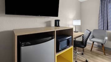 Habitació estàndard, 1 llit de matrimoni gran | Escriptori, bressols gratuïts, llits addicionals i wifi gratuïta