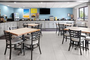 Free daily continental breakfast