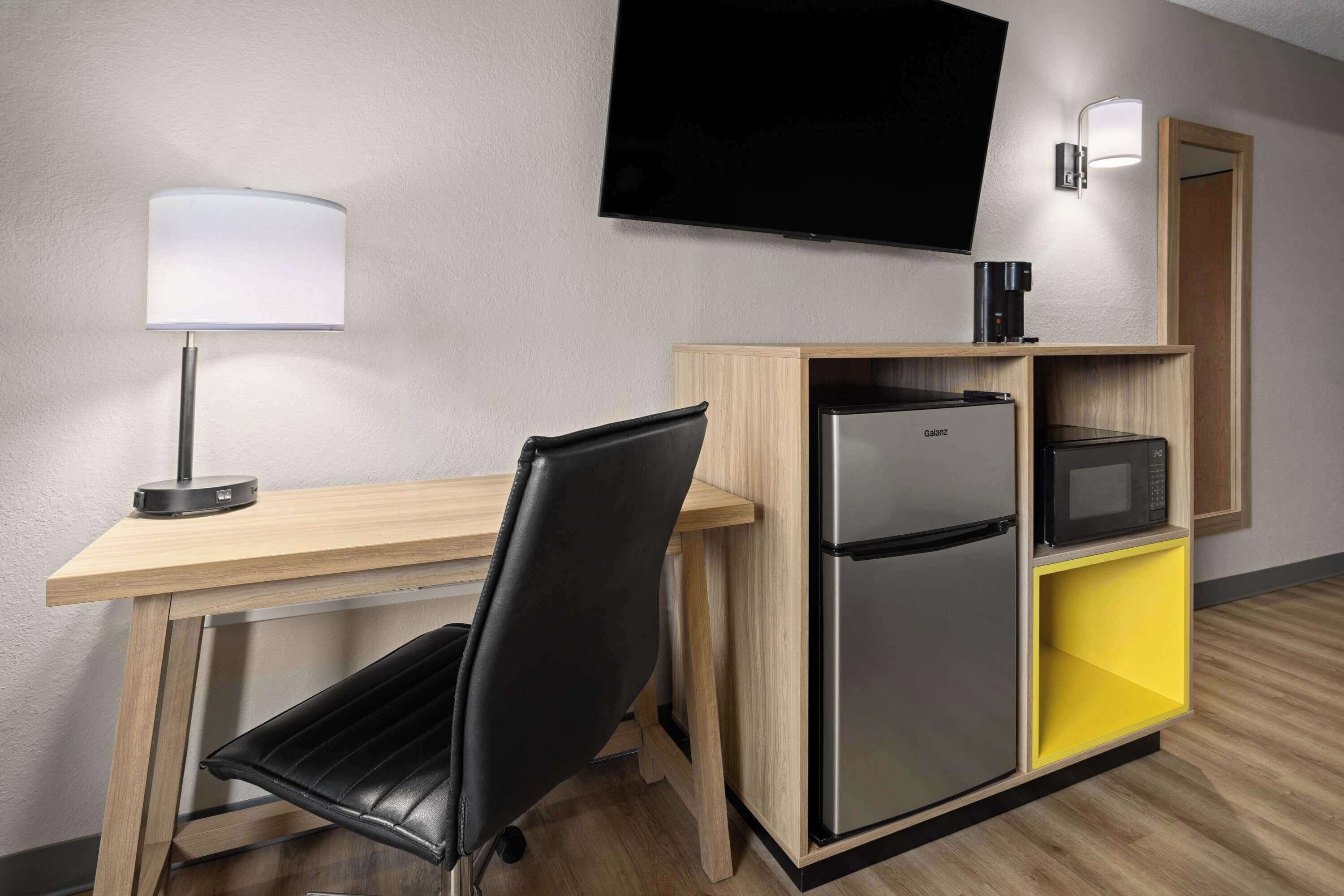 Desk, free cots/infant beds, rollaway beds, free WiFi