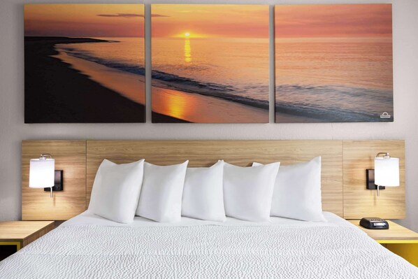 Standard Room, 1 King Bed | Desk, free cribs/infant beds, rollaway beds, free WiFi