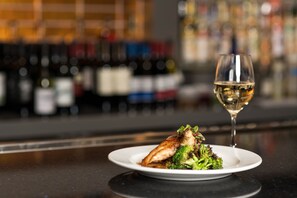 Der serveres morgenmad, frokost og aftensmad