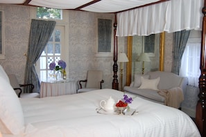 Deluxe-Zimmer, 1 Queen-Bett | Italienische Bettbezüge von Frette, hochwertige Bettwaren