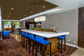 Lobby sitting area - Courtyard By Marriott Tupelo (Tupelo)