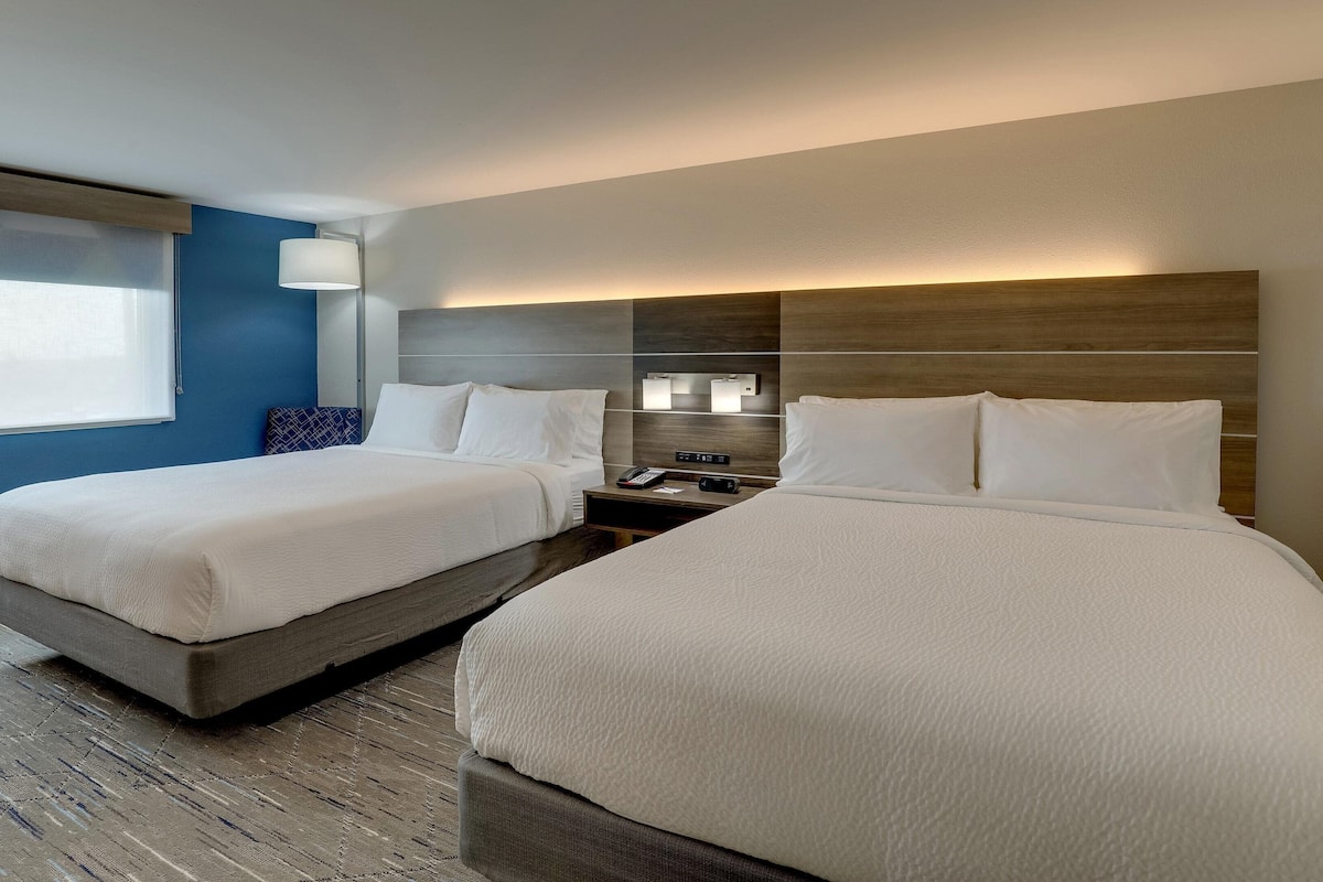 standard room, 2 queen beds | 1 bedroom, pillow-top beds, in-room safe, desk