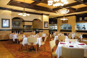 2 restaurants, breakfast, lunch, dinner served; American cuisine