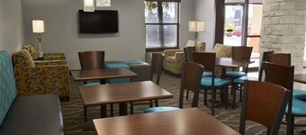 Hotel Kinder Express Near Coushatta Resort