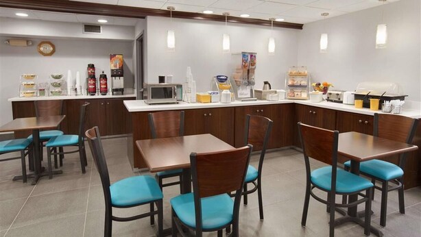 Restaurant - Hotel Kinder Express Near Coushatta Resort (Kinder)