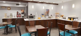 Hotel Kinder Express Near Coushatta Resort