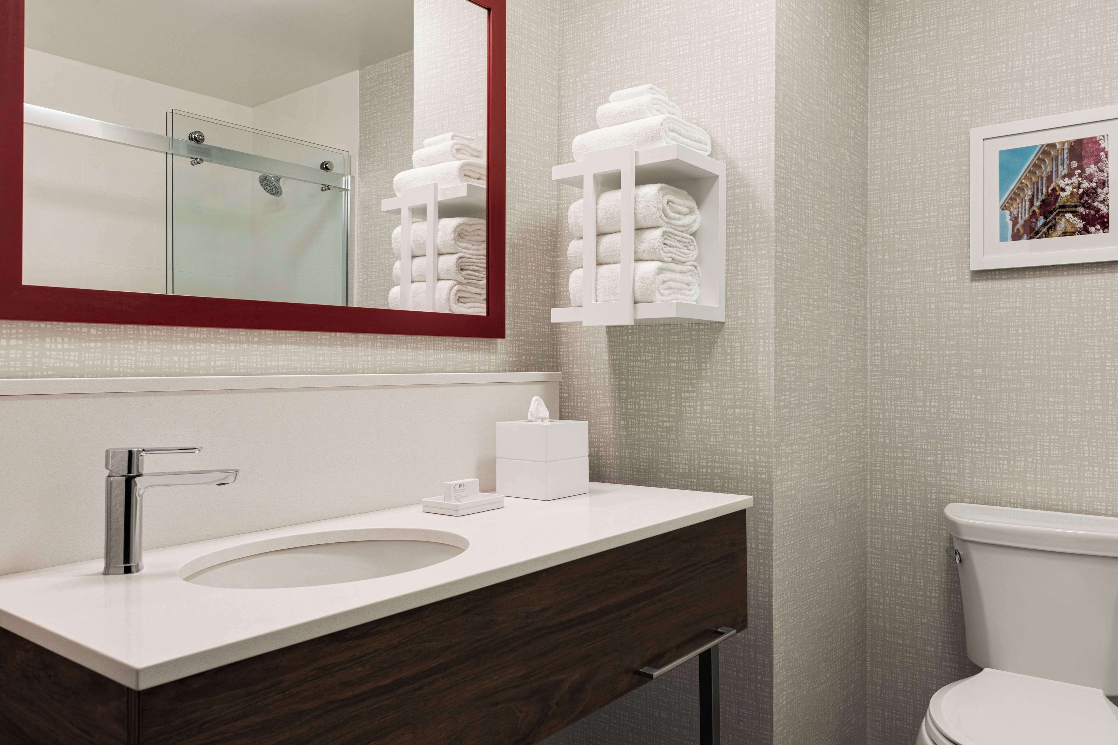 combined shower/bathtub, free toiletries, hair dryer, towels