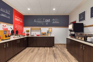 Buffet déjeuner gratuit tous les jours