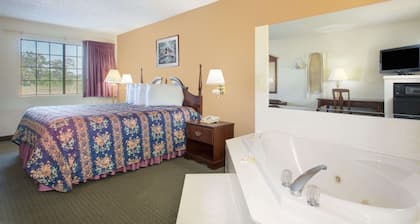 Days Inn by Wyndham Picayune