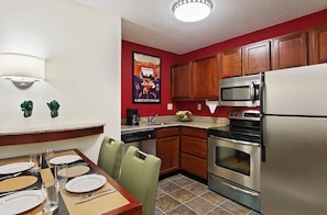 Fridge, microwave, stovetop, dishwasher - Residence Inn by Marriott Macon (Macon)