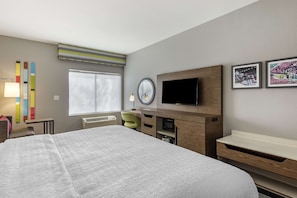 Room, 1 King Bed, Accessible (Roll-In Shower)