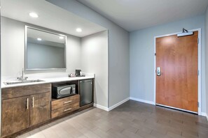 Fridge, microwave, coffee/tea maker