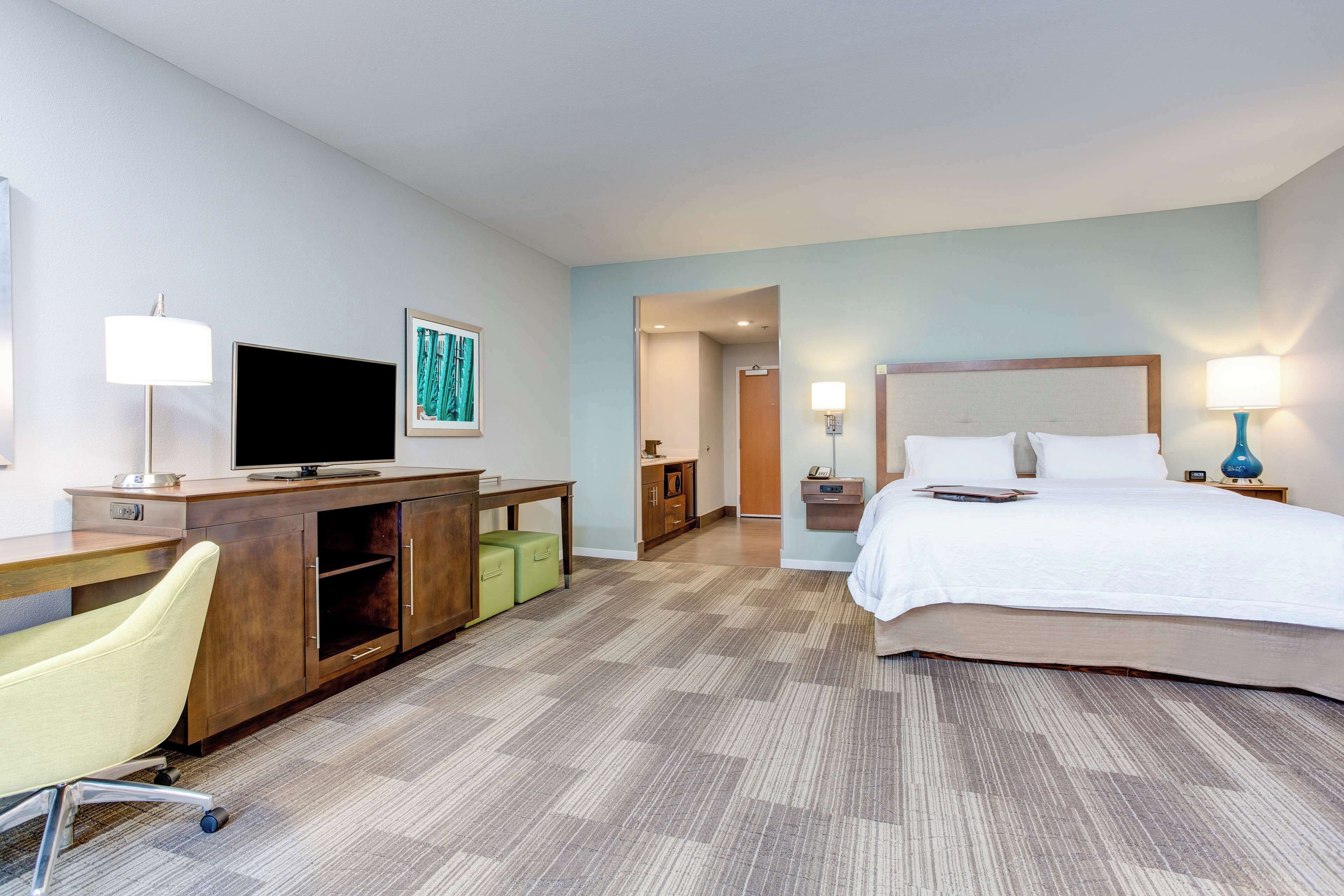 studio, 1 king bed, non smoking, refrigerator & microwave (wet bar) | free wifi, bed sheets, alarm clocks