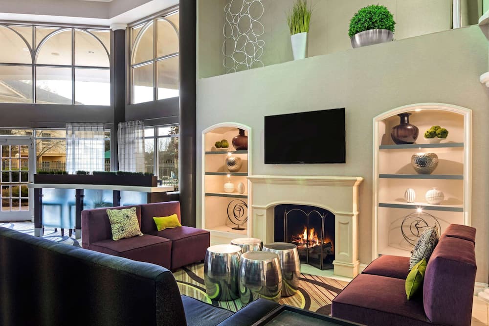 La Quinta Inn & Suites by Wyndham Macon