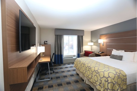 Pillowtop-Betten, Zimmersafe, Schreibtisch. Baymont by Wyndham Lithia Springs Atlanta