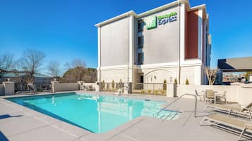 Seasonal outdoor pool, sun loungers
