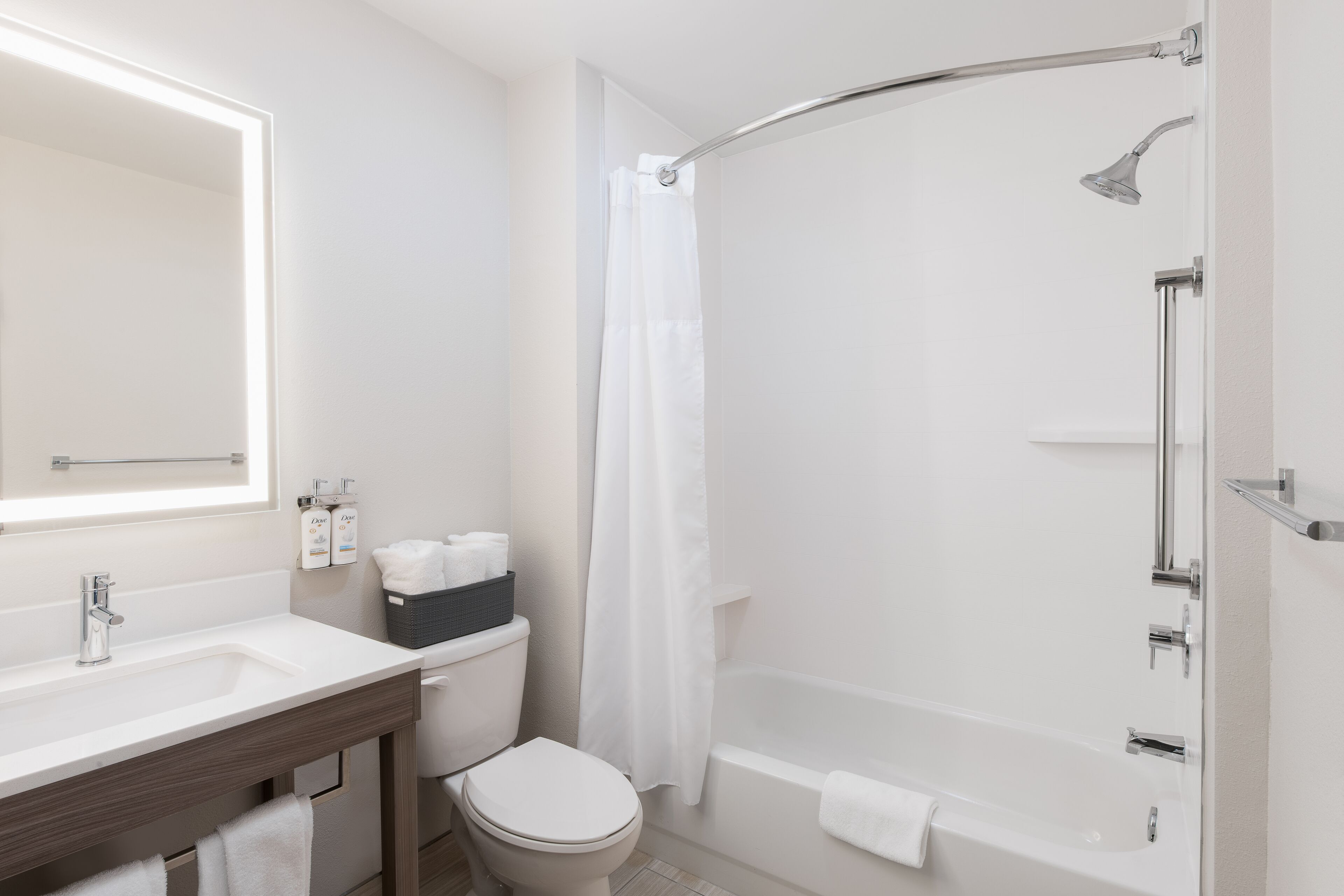 standard room, 2 queen beds (tub) | bathroom | hair dryer, towels