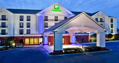 Holiday Inn Express Atlanta West - Theme Park Area by IHG