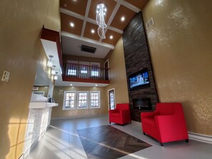 Lobby - Ramada by Wyndham Groton/Mystic (Groton)