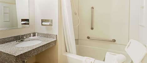 Zimmer, 1 Queen-Bett, barrierefrei, Nichtraucher (Bathtub) | Schreibtisch, laptopgeeigneter Arbeitsplatz, Verdunkelungsvorhänge