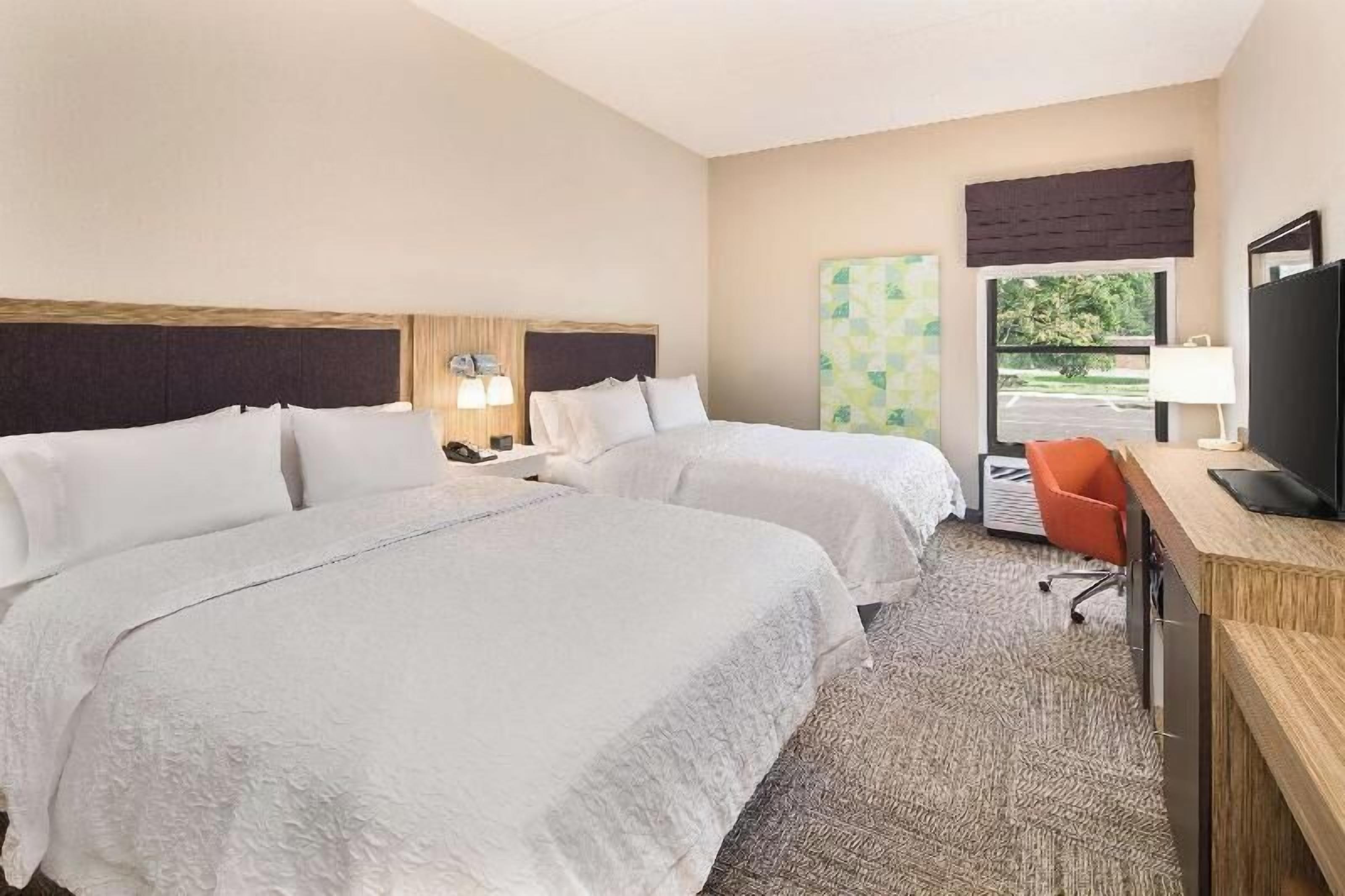 Premium bedding, in-room safe, desk, blackout curtains