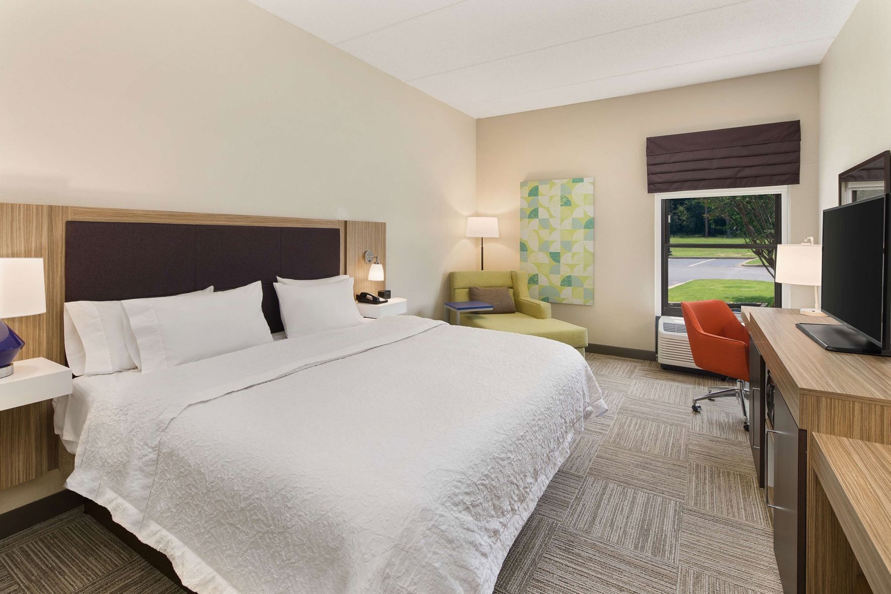 Premium bedding, in-room safe, desk, blackout curtains
