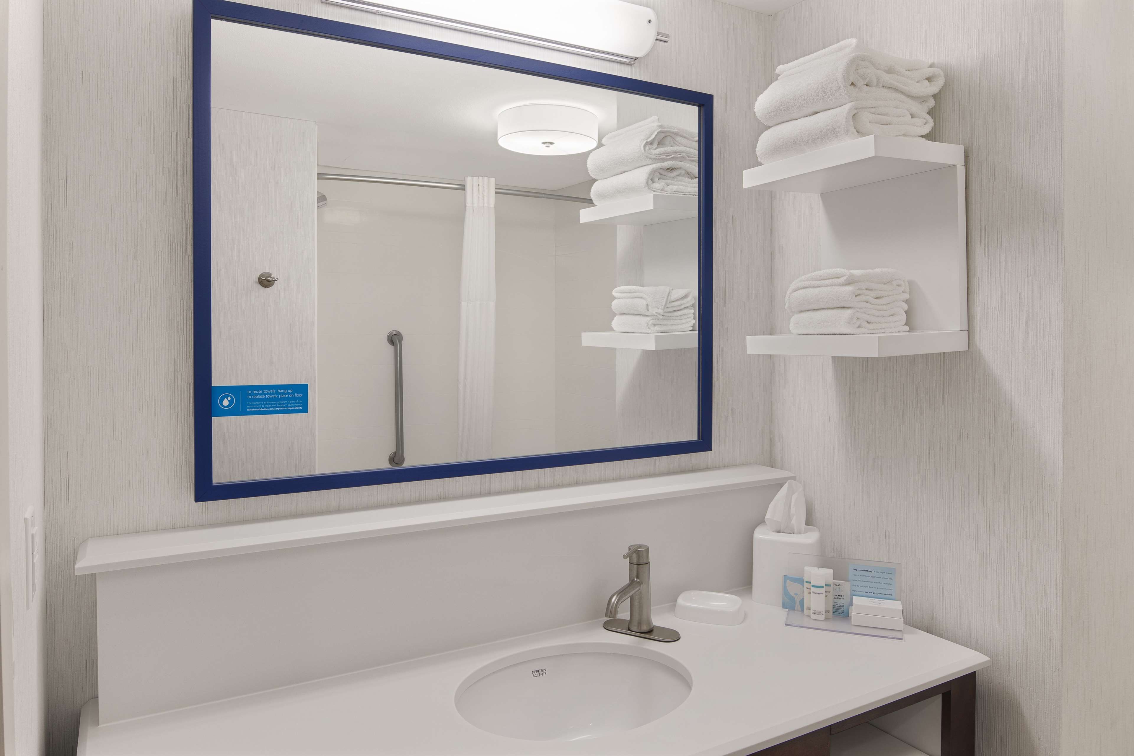 combined shower/bathtub, free toiletries, hair dryer, towels