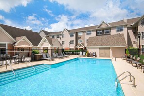 Outdoor pool, open 9:00 AM to 9:00 PM, sun loungers