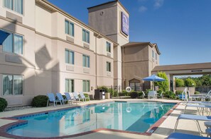 Seasonal outdoor pool